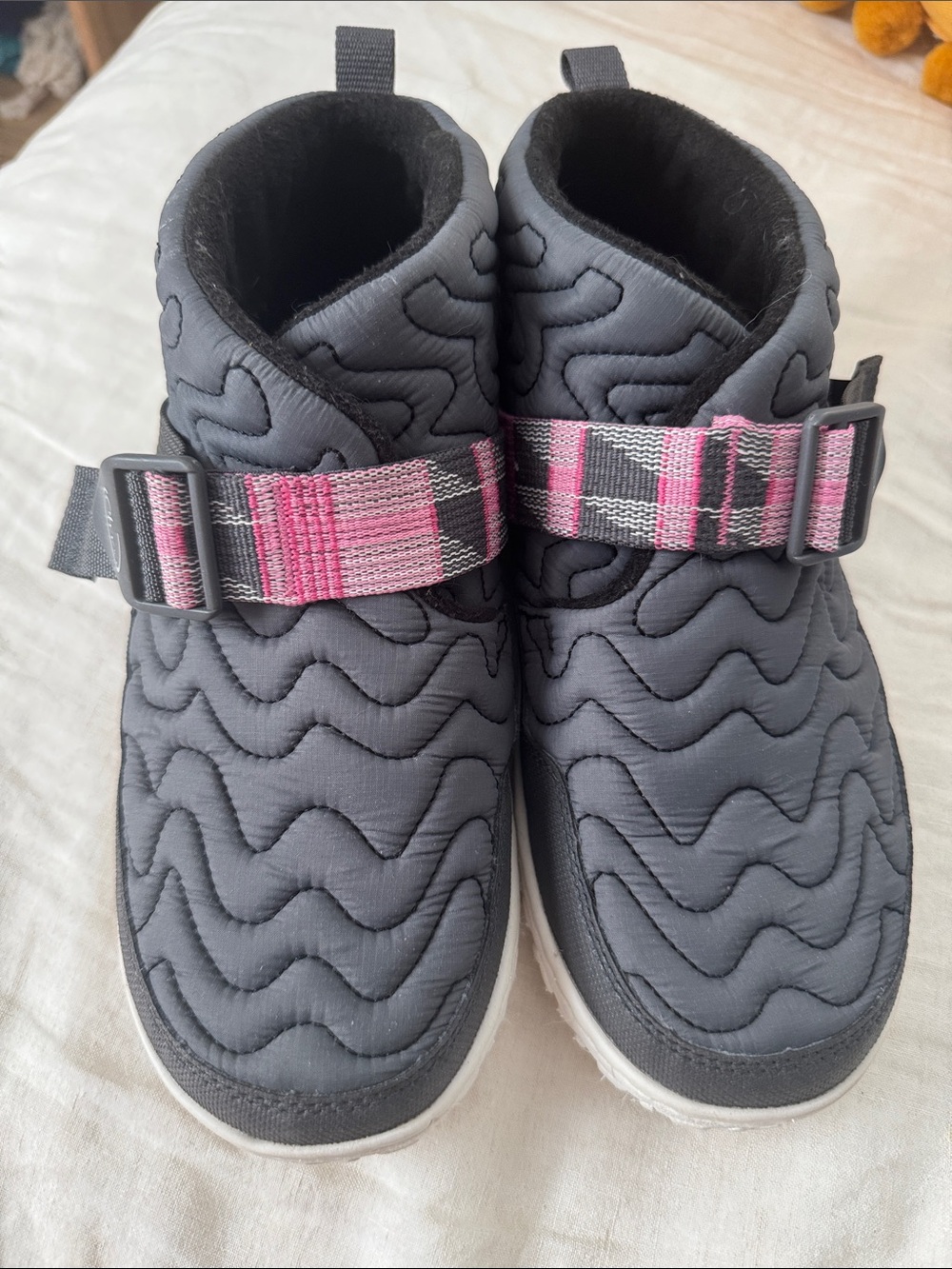 Chaco Quilted Gray Ankle Slippers with Pink Plaid Strap